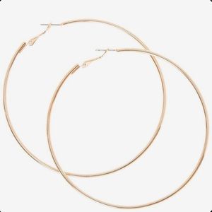 Set of 2 gold hoops, 3”